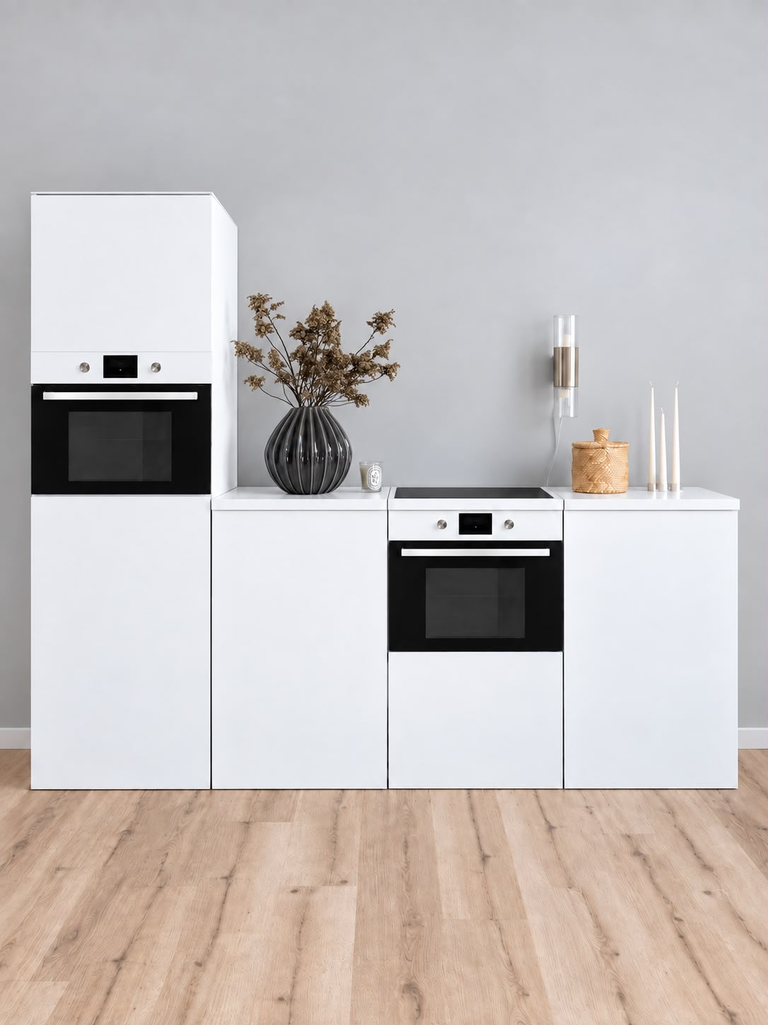 Pack de cocina ESSENTIAL de 240 cm en blanco con columna para Home Staging profesional