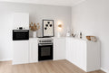 Cardboard Corner Kitchen 270 × 180 cm – Home Staging Kitchen with Tall Cabinet & Cooker Mock-Up