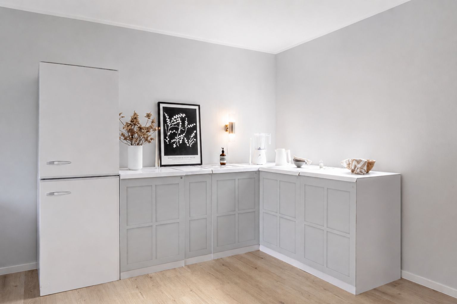 Cardboard Corner Kitchen – L-Shaped 270 × 180 cm with Fridge Mock-Up